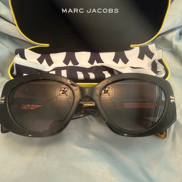 Marc Jacobs 1099/s Sunglasses - Picture 2 of 3